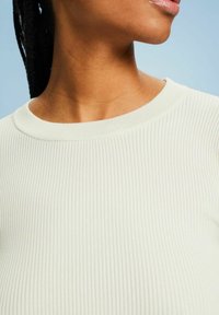 Esprit Sweter