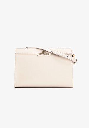 Beige rechthoekige leren clutch met gouden Wittchen-logo en verstelbare polsband op witte achtergrond.