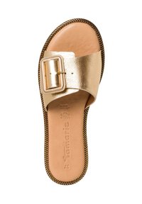 Goldfarbener metallischer Rutschsandal mit einem breiten Riemen und einer rechteckigen Schnalle. Verfügt über eine Fußbett aus Naturleder und eine geflochtene Kantenverzierung.
