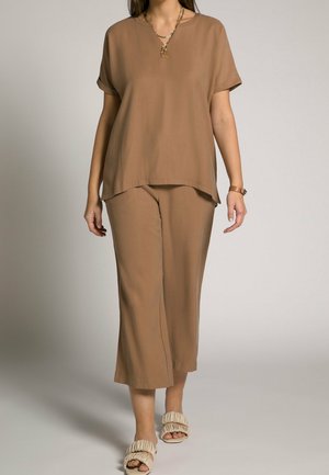 Pusero - brown