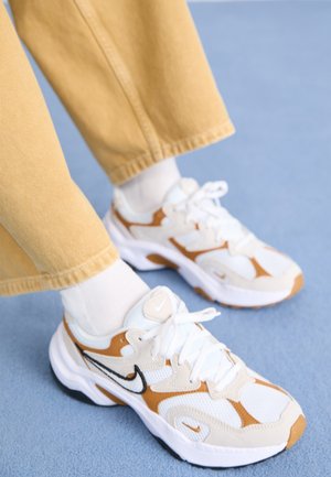 Sneakers - beige