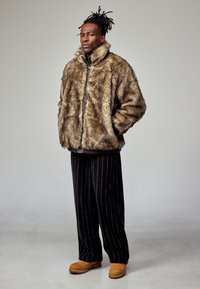 iets frans... WADE ZIP THRU UNISEX - Casaco de inverno - brown