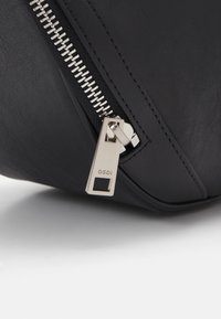 Osoi CARGO HOBO  - Kabelka - black
