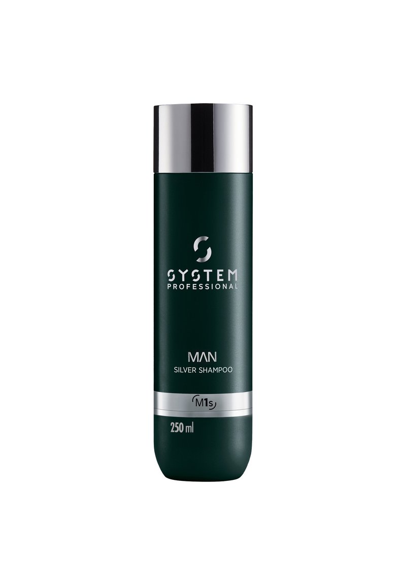 Groene plastic fles van System Professional Man Silver Shampoo, 250 ml, met een zilveren dop, witte branding en een horizontale zilveren streep.