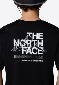 The North Face RELAXED MOUNTAIN SKETCH - T-shirt med print - tnf black