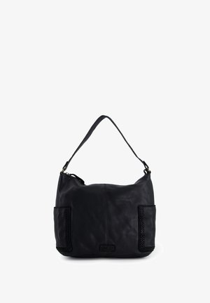 Schwarze Schultertasche aus Leder mit runder Form, geflochtenen Akzenten an den Taschen und einem einzelnen verstellbaren Riemen. Verfügt über ein Logopatch auf der Vorderseite.