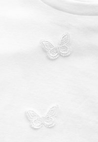 Next REGULAR FIT - Triko s potiskem - white