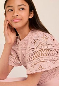 Lipsy FLUTTER SLEEVE - REGULAR FIT - Trikotāžas kleita - pink n