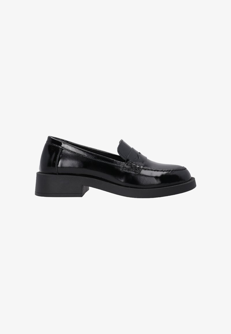 Schwarze Lackleder Slipper mit flachem, quadratischem Absatz, runder Zehe und dekorativem Riemen über der Vorderseite. Glatte, glänzende Oberfläche.