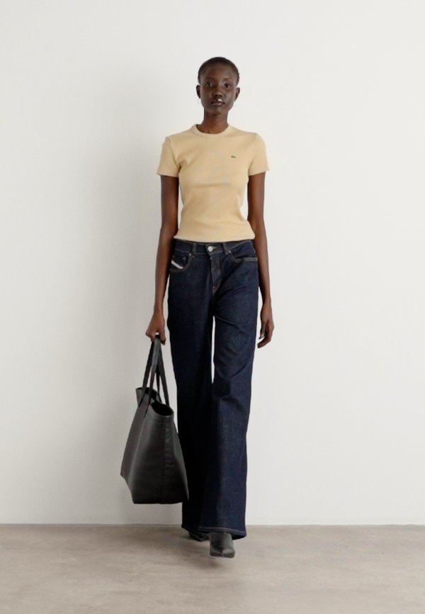 Basic T-shirt - viennese2