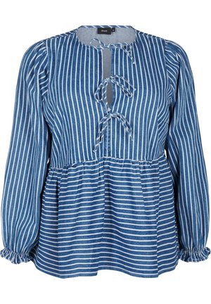 Blouse à manches longues à rayures verticales et horizontales bleues et blanches, avec trois fermetures à nouer sur le devant et des poignets froncés.