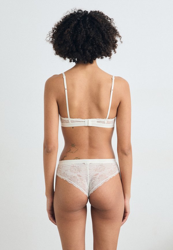 LIGHTLY LINED TRIANGLE ICON LACE - Triangle bra - ivory3