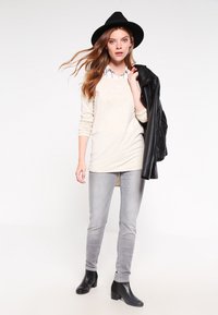 ONLY ONLMILA LACY L S LONG  - Camisola - oatmeal