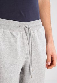 Urban Classics BASIC SWEATPANTS - Tepláky - grey