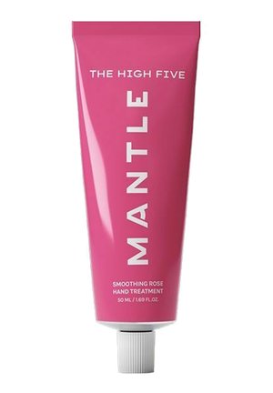 Pink tube af MANTLE Smoothing Rose Hand Treatment creme, 50 ml, med hvid skruelåg og produktnavn i hvid tekst.