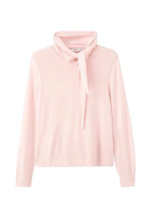 Maglione rosa chiaro realizzato in un morbido tessuto a maglia, caratterizzato da un colletto alto con un accento annodato e polsini e orlo a coste.