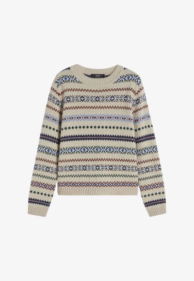 Pull en tricot crème avec des motifs géométriques multicolores en bleu, vert et bordeaux. Il présente un col rond et des poignets côtelés.