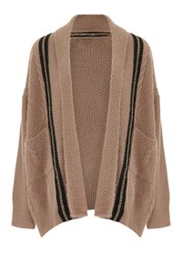 Beige kötött kardigán nyitott elülső résszel, amely két nagy zsebbel rendelkezik, és kontrasztos fekete-arany lánc részletezéssel a széleken.