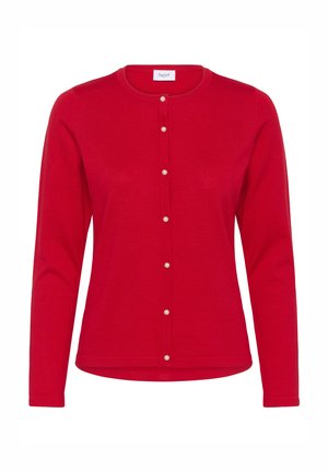 Rote Strickjacke mit langen Ärmeln, rundem Halsausschnitt und Knopfverschluss, der perlenähnliche Akzente auf der Vorderseite aufweist. Aus einem weichen Material gefertigt.