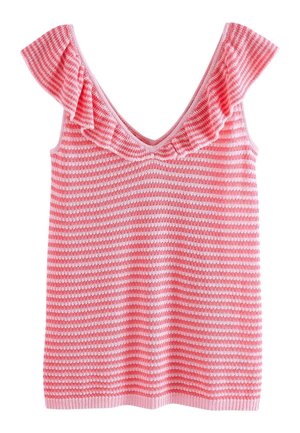 Różowo-biały prążkowany, bezrękawnik swetrowy z falbankowym dekoltem w kształcie litery V i detalami na ramionach na białym tle.