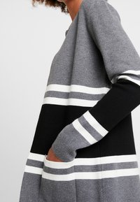 Morgan Cardigan - grey