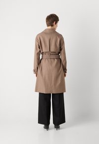 MARCIANO BY GUESS CHRISTINA - Ballonkabát - taupe