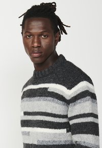 Koroshi - Sweter