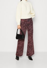 Wrangler Stickad tröja - white