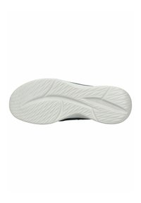 Weiße Gummisohle mit strukturierten Mustern für Grip, mit einem glatten Mittelteil und einem eingeprägten Logo an der Seite.