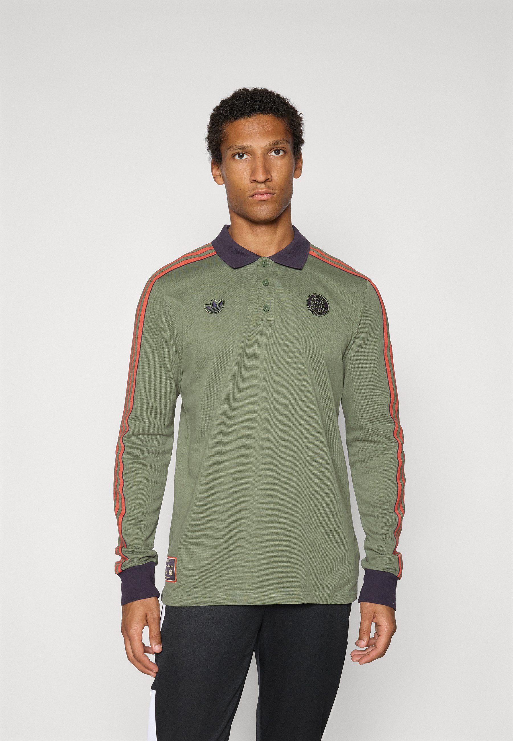 FC Bayern München 長袖ポロシャツ adidas FC Bayern München 長袖ポロシャツ adidas FC Bayern München 長袖