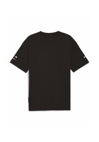 Sort kortærmet t-shirt vist fra ryggen, med brandingdetaljer på ærmerne og en farvet label i kanten.