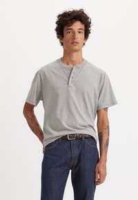 Levi's® BUTTON HENLEY - Základné tričko - mid tone grey heather