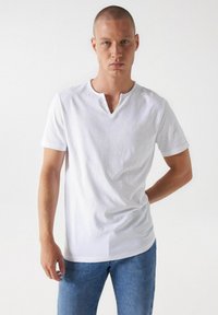 No seleccionado, white