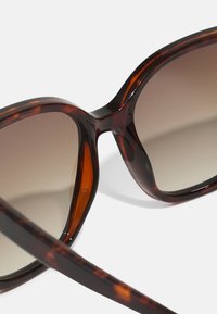 Love Moschino Solglasögon - havana