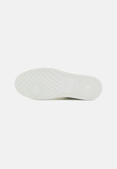 MCM NEO - Matalavartiset tennarit - egret