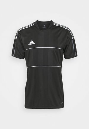 Sort kortærmet træningsshirt med rund hals, forsynet med hvide striber over brystet og skuldrene. Lavet af åndbart stof.