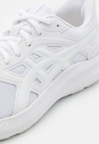 ASICS JOLT 4 - Chaussures de running sur route - white/white