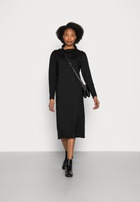 someday. QEIBO - Vestido de malha - black