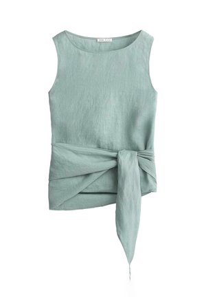 Haut sans manches en lin vert clair avec un col rond et un large détail de nouage en tissu à la taille, sur le côté gauche.