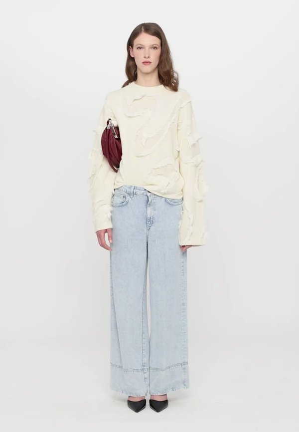 DISTRESSED EMBLEM CREW - Jumper - ecru2