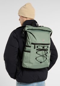 Dickies ASHVILLE UTILITY ROLL TOP - Ryggsäck - sea spray