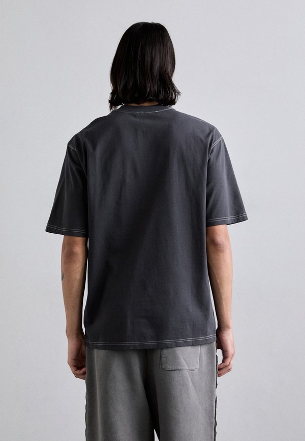 MILLBANK - Print T-shirt4