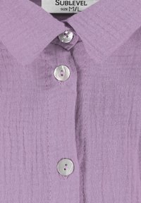 Sublevel LEGERE LOOK MIT KNOPFLEISTE - Button-down blouse - lila