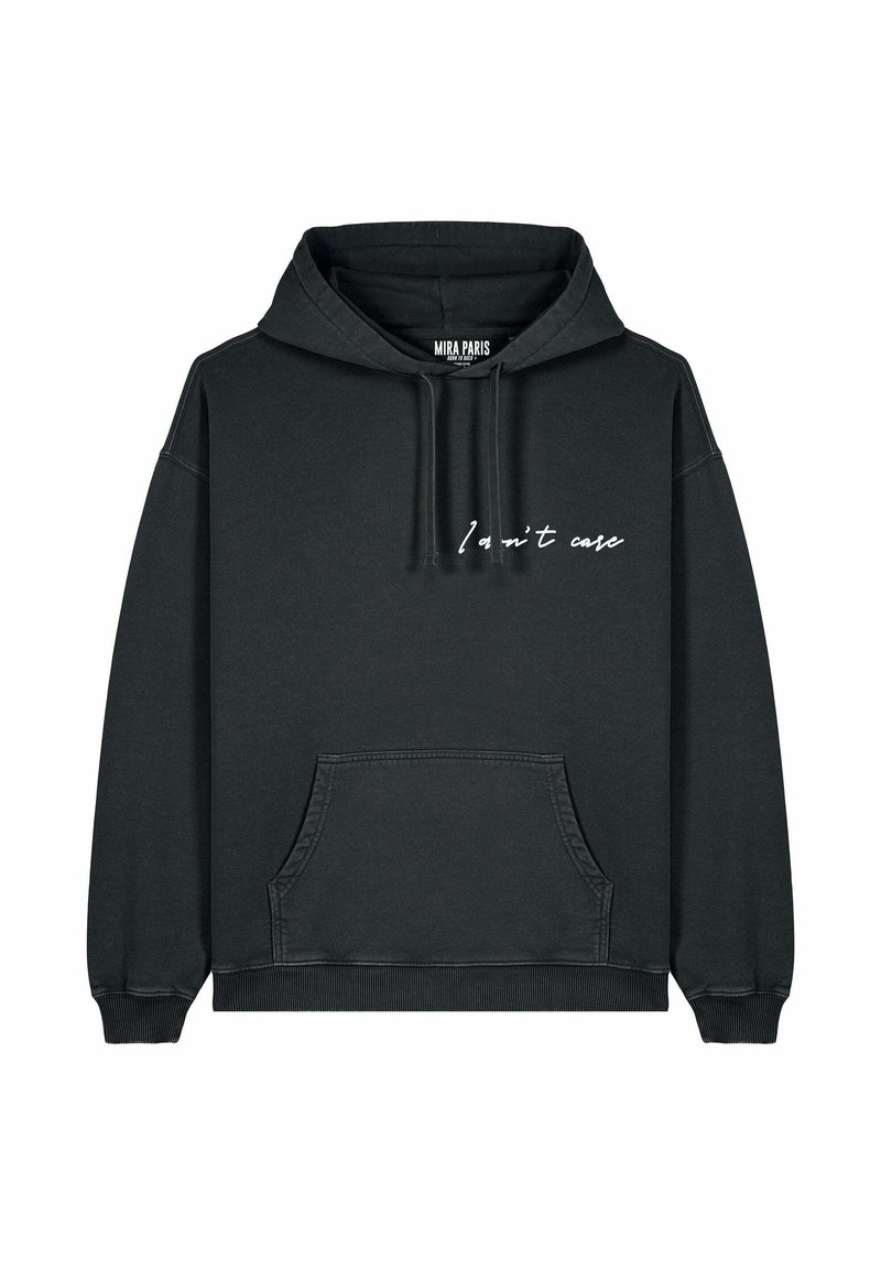 Felpa nera in cotone con tasca frontale, cappuccio con coulisse e testo in corsivo bianco "Non mi interessa" sul davanti. Tessuto morbido, vestibilità comoda.