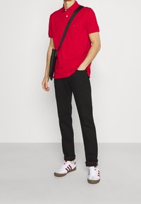 Tommy Hilfiger Vaqueros rectos - black denim