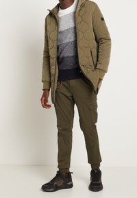 TOM TAILOR DENIM Kapsáče - olive