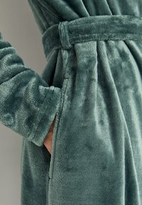 Cellbes of Sweden WITH HOOD - Morgonrock - grey green