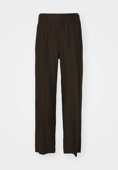 Brown, wide-leg trousers in a textured fabric featuring a high waist and front pleats. Straight-cut legs with clean, finished hems.
