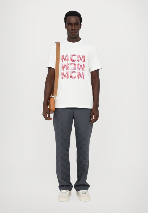 CORAL  - Print T-shirt4