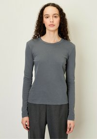 American Vintage Pikkade varrukatega topp - acier